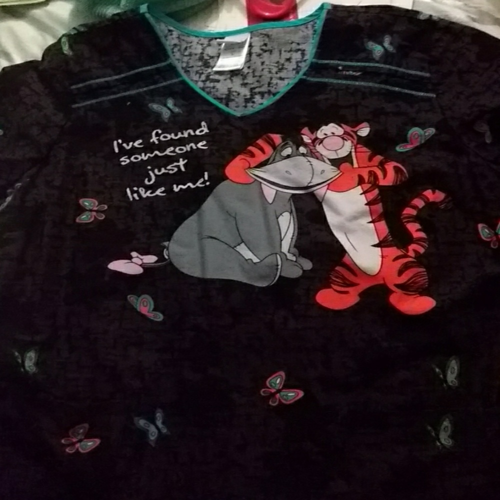 Scrub shirt
